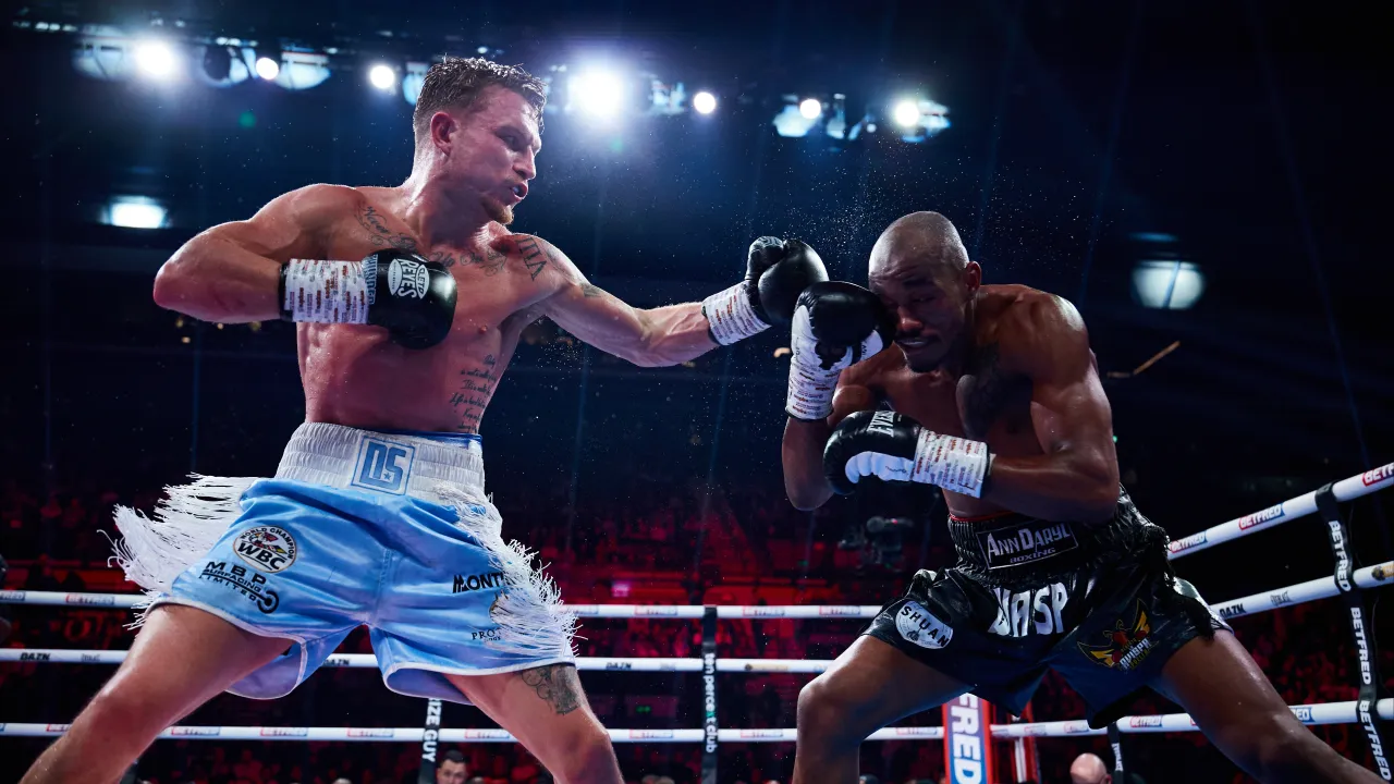 Dalton Smith vs. Alberto Puello full card results as Sheffield boxing hero retains WBC title via split-decision image