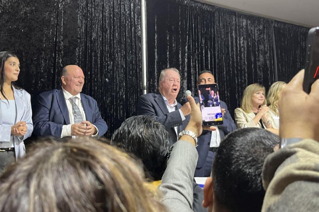 Surrey mayoral race: Doug McCallum topples Brenda Locke to win 5th term