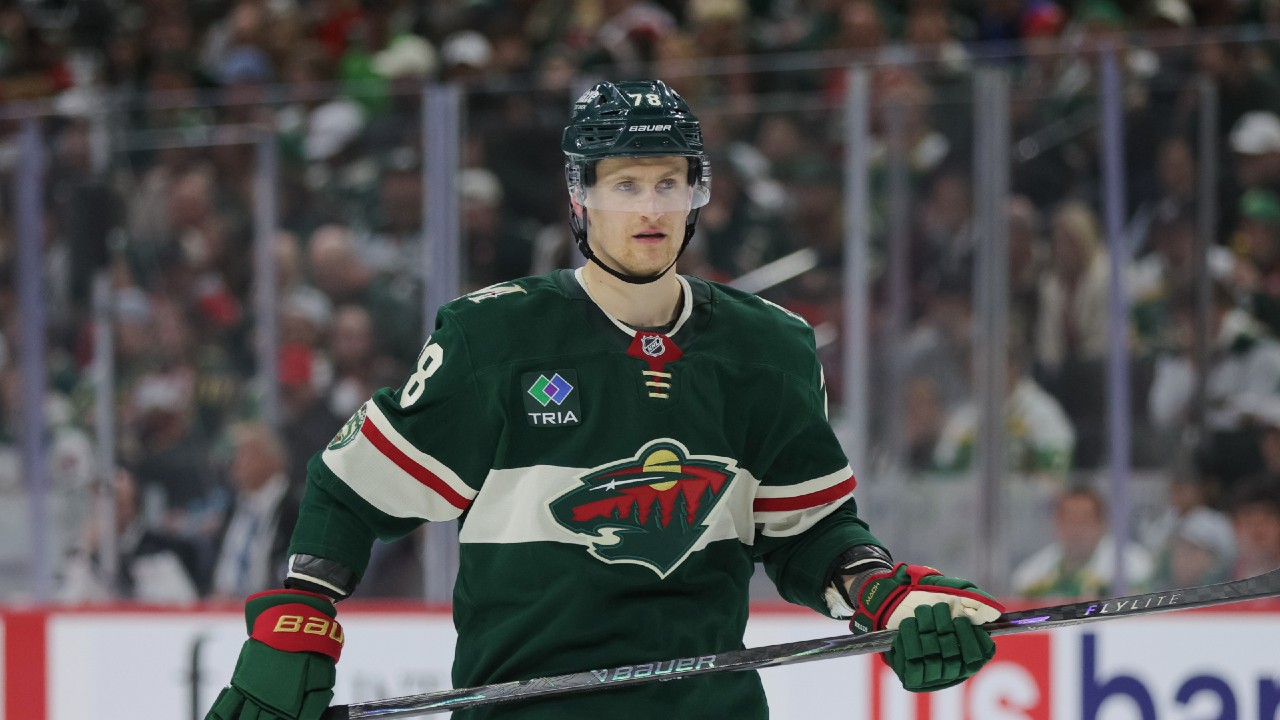 Wild's Nico Sturm hospitalized after taking puck to head
