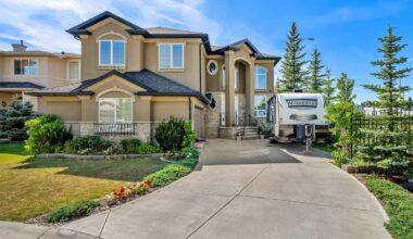 Large Calgary home on a 54-foot corner lot fetches three offers