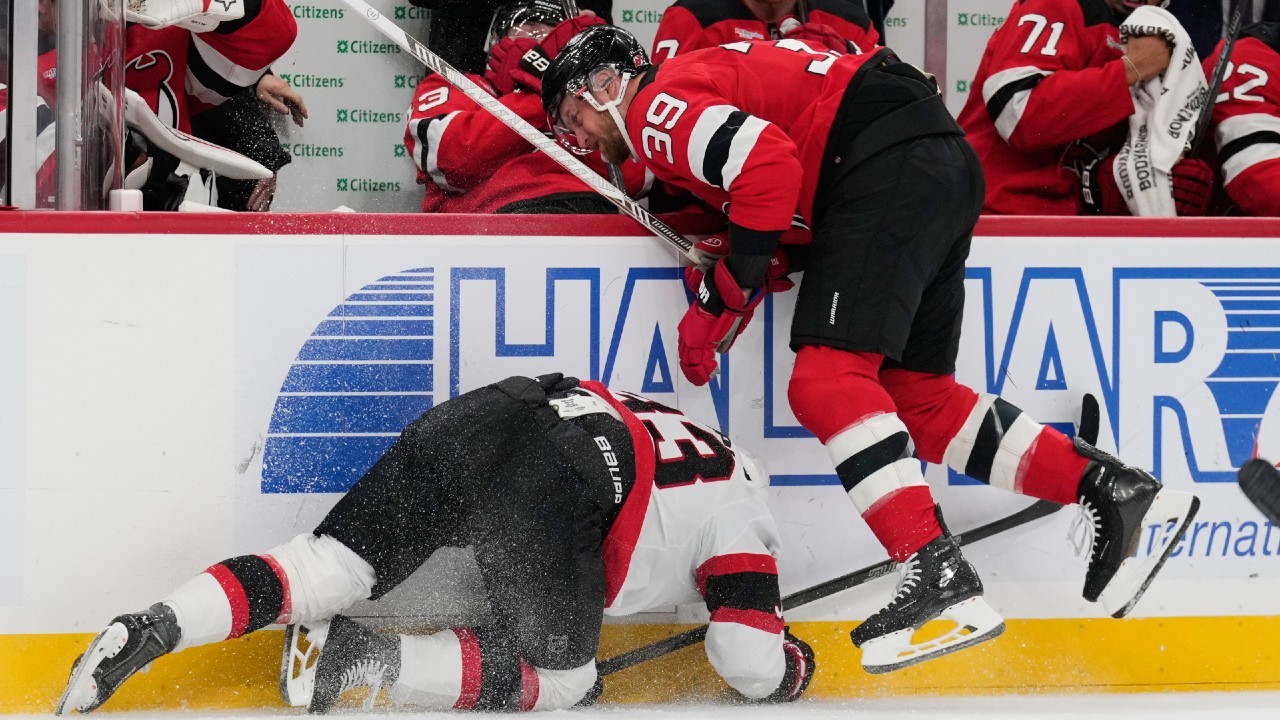 Devils' Mantha assessed major penalty for boarding Senators' Matinpalo