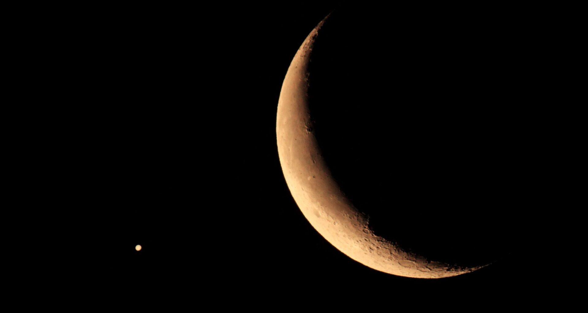 Jupiter is about to vanish behind the moon — here's when to look on Oct. 6