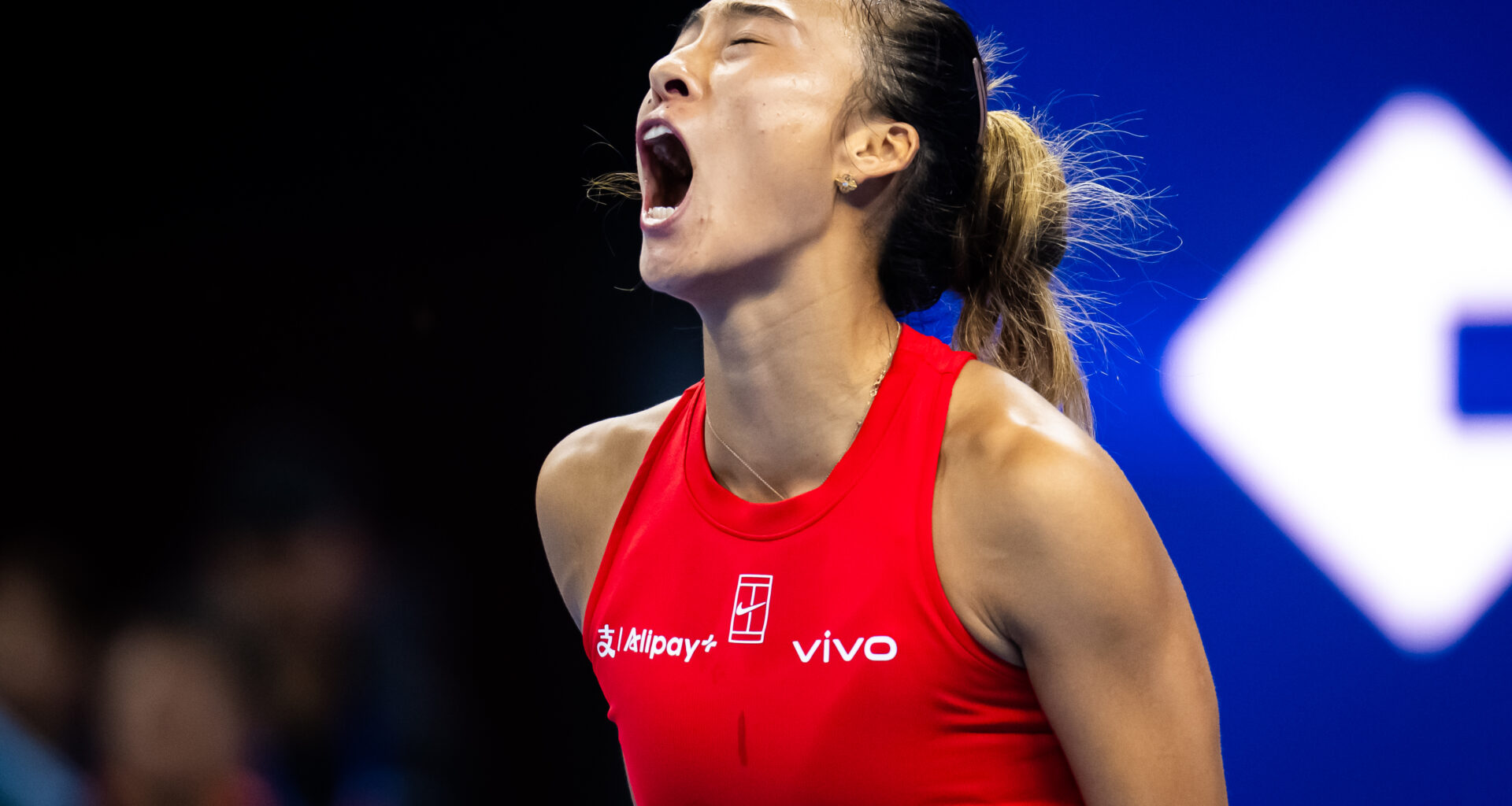 Zheng’s late-season surge continues with win over Svitolina to reach Beijing semis