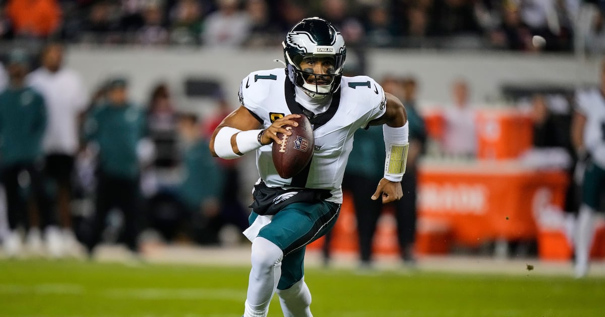 Jalen Hurts out for season after blood clots discovered in Eagles QB's lungs