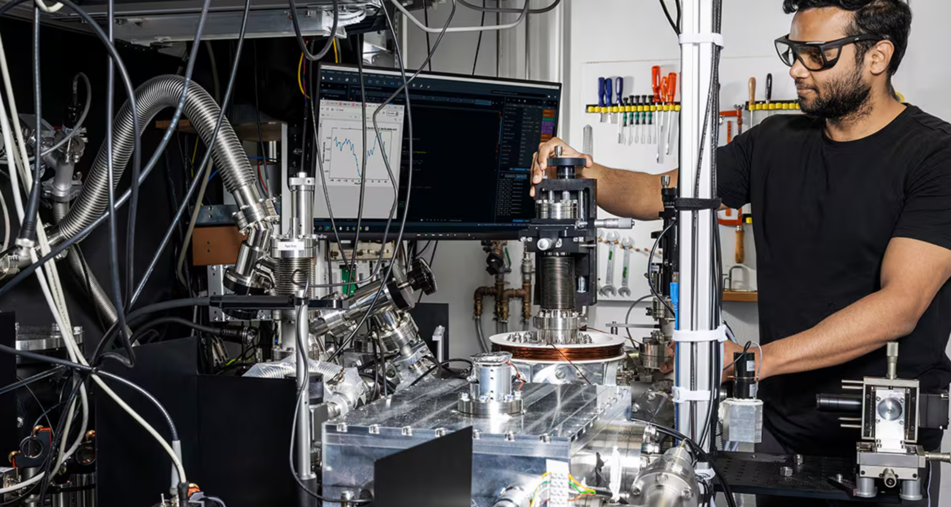Scientists demonstrate sustained operation of the world's first self-regulating nuclear clock