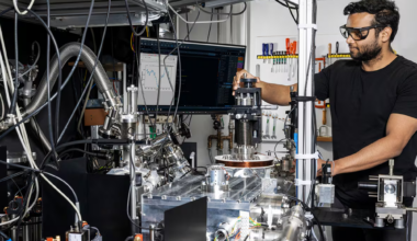 Scientists demonstrate sustained operation of the world's first self-regulating nuclear clock