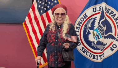 Joni Mitchell Sworn In as a U.S. Citizen