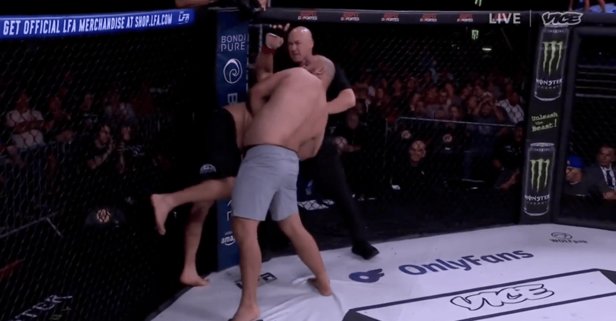 Missed Fists: Unreal comeback features phantom tap, flying mouthpiece, and incredible knockout