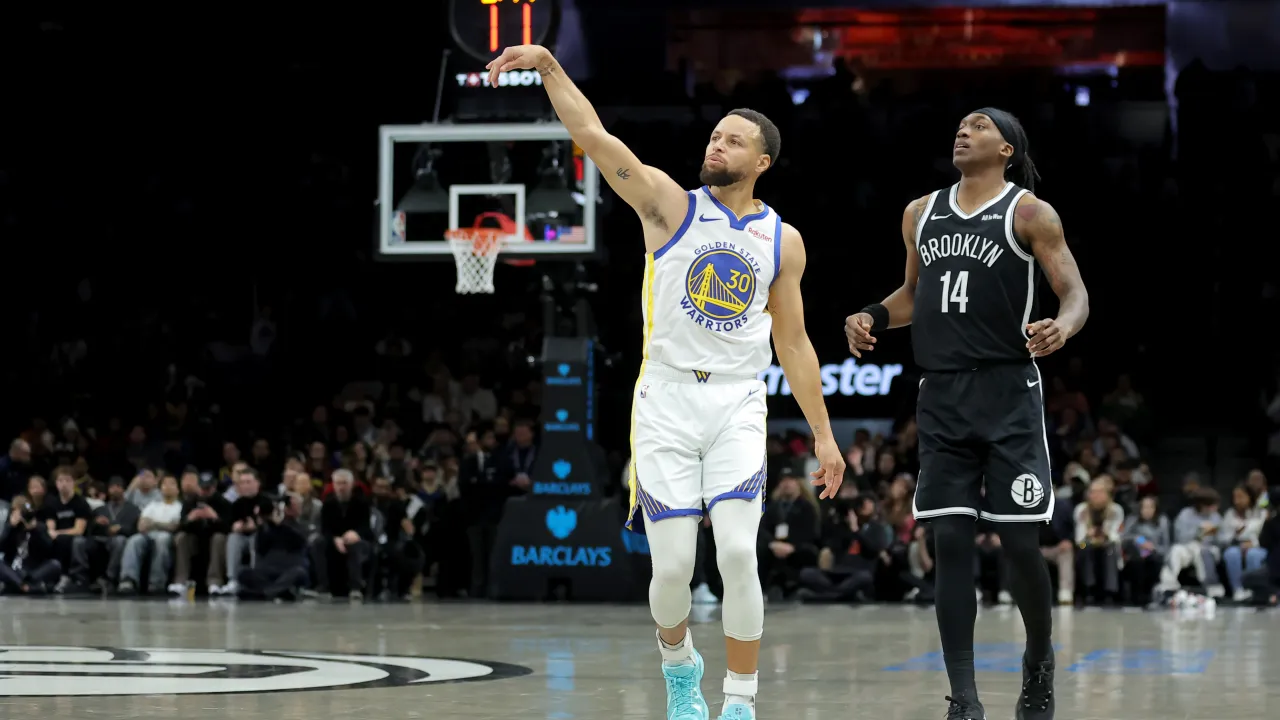 Warriors get concerning injury update on player not named Steph Curry for season opener vs. Lakers image