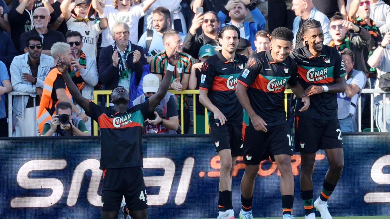 European Roundup: Napoli stunned by Venezia, Atlético claims late victory