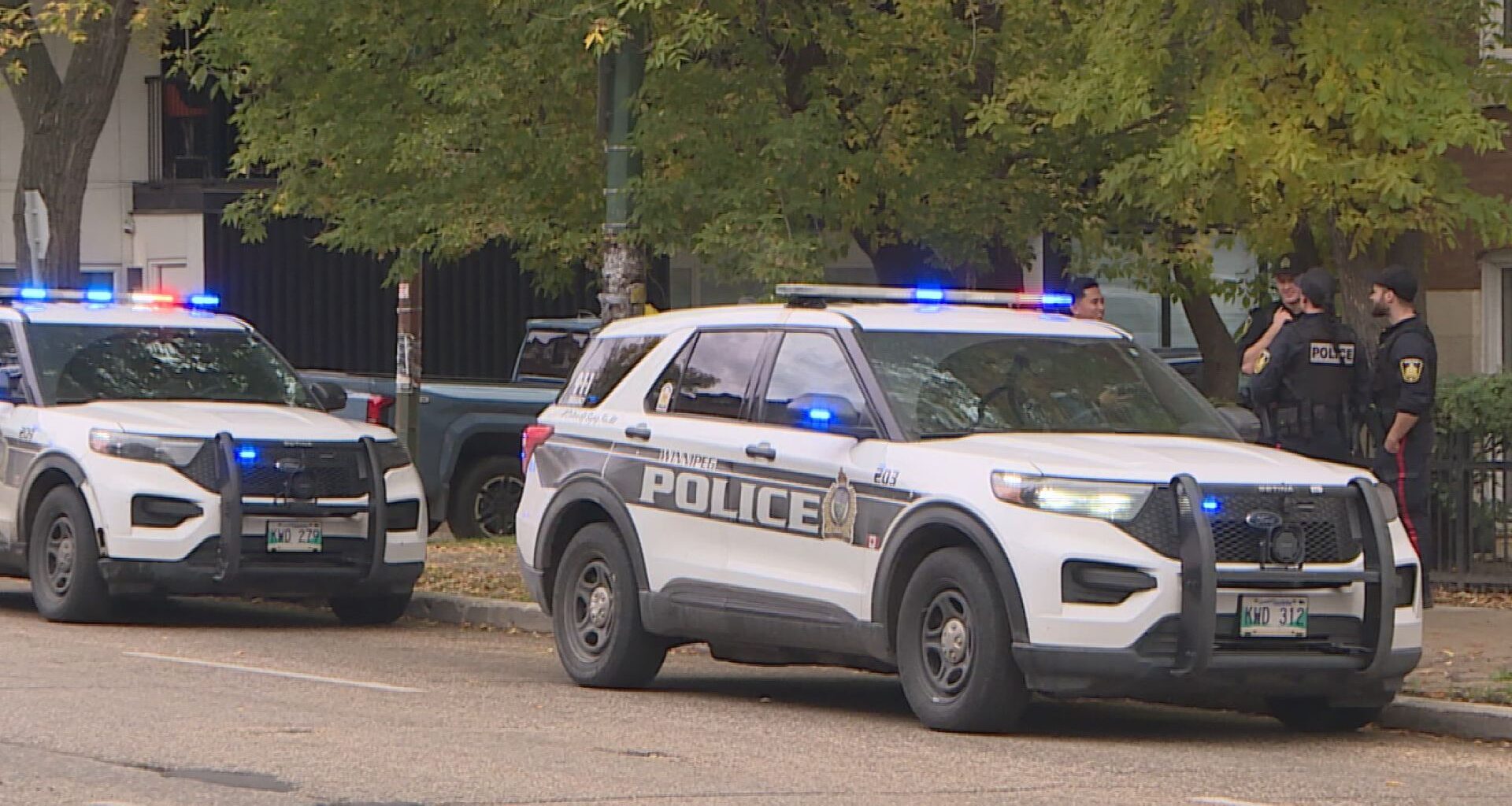 Winnipeg police arrest 3 people after drugs allegedly found during traffic stop
