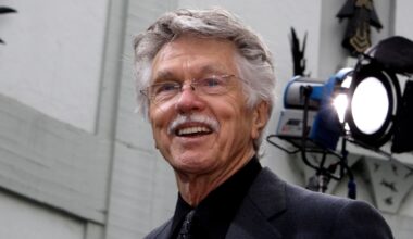 Tom Skerritt, Emmy-winning actor with roles in Picket Fences, Alien and Top Gun, dies at 93