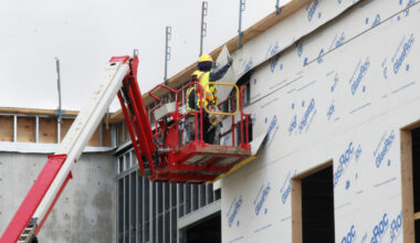 Ottawa introduces Bill C-39 to speed project approvals, strengthen worker protections