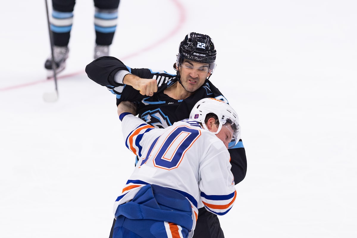 McDavid scores twice, adds 3 assists as Oilers drill Mammoth 6-2