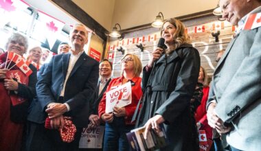 Smith, Carney rally support for Alberta to remain in Canada ahead of referendum
