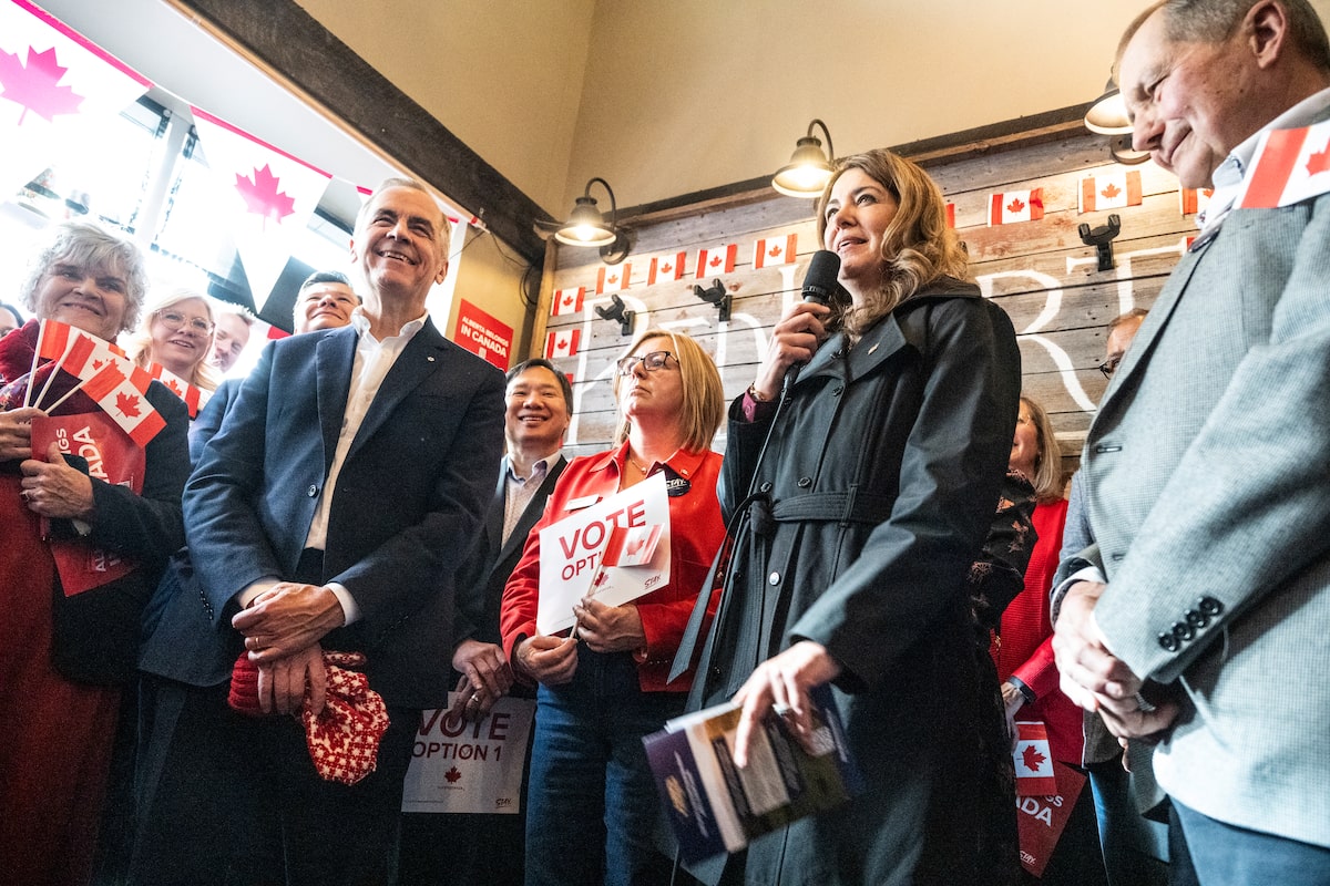 Smith, Carney rally support for Alberta to remain in Canada ahead of referendum