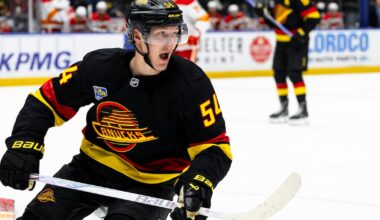 Toronto Maple Leafs acquire Aatu Raty from Vancouver Canucks for Brandon Buhr, Jacob Quillan