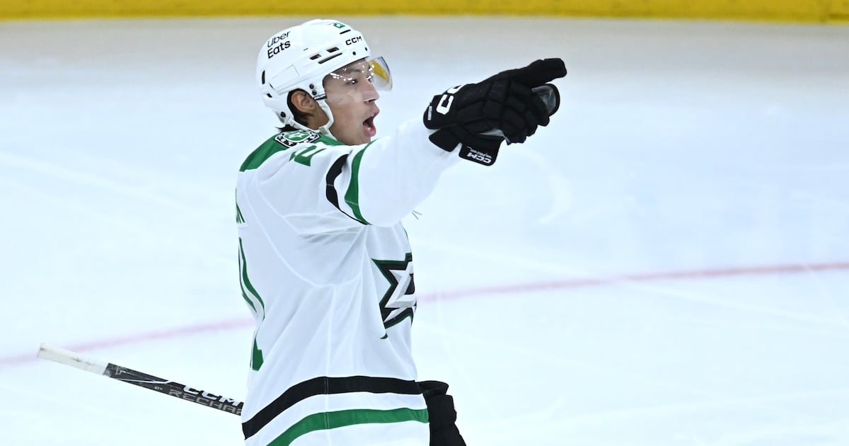 Dallas Stars GM Nill expects to re-open extension talks with Robertson in December