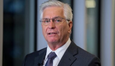 U.S. Fed Governor says more rate hikes needed, but leaves door open to October pause