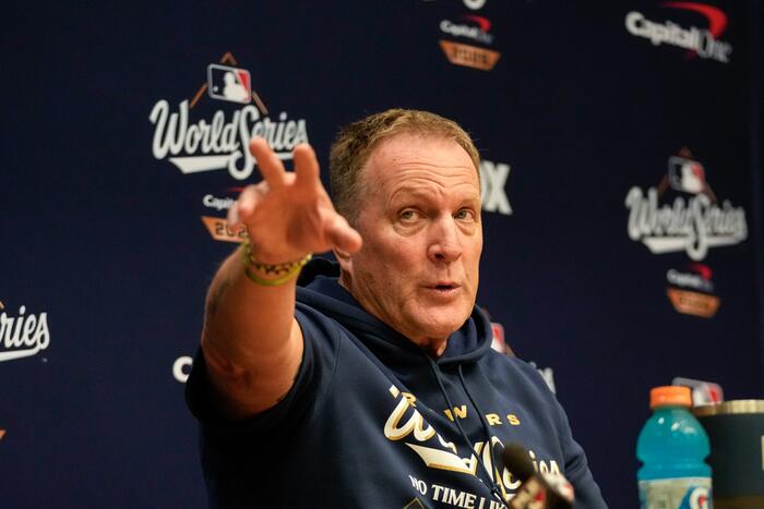 Brewers manager says of flight piloted by pitcher's uncle: 'I didn’t know Quinn threw a knuckleball'