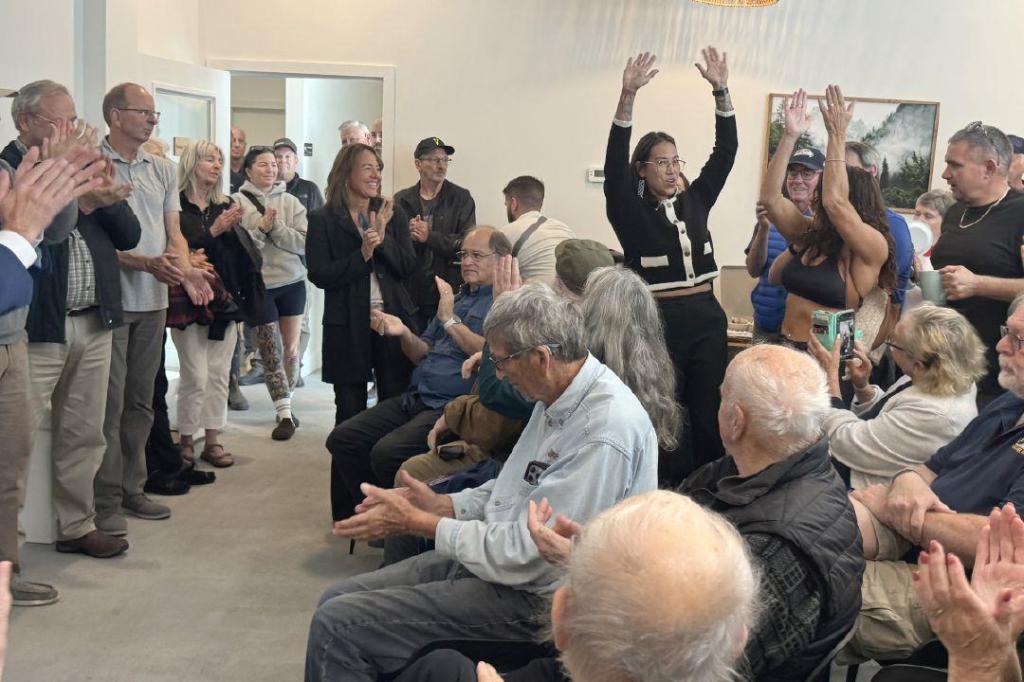 Conservative whistle-stop brings Doerkson to Chilliwack