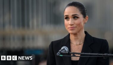 Meghan broke contact with father in letter citing abuse claims - BBC