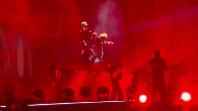 BigBang biểu diễn 'Bang Bang Bang'