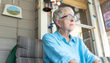 Patient dies by suicide after "insurance issue" delayed medicine for lung disease flare-ups