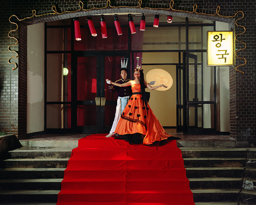children's illustrated worlds meet seoul realities in yeondoo jung's photographs - 9