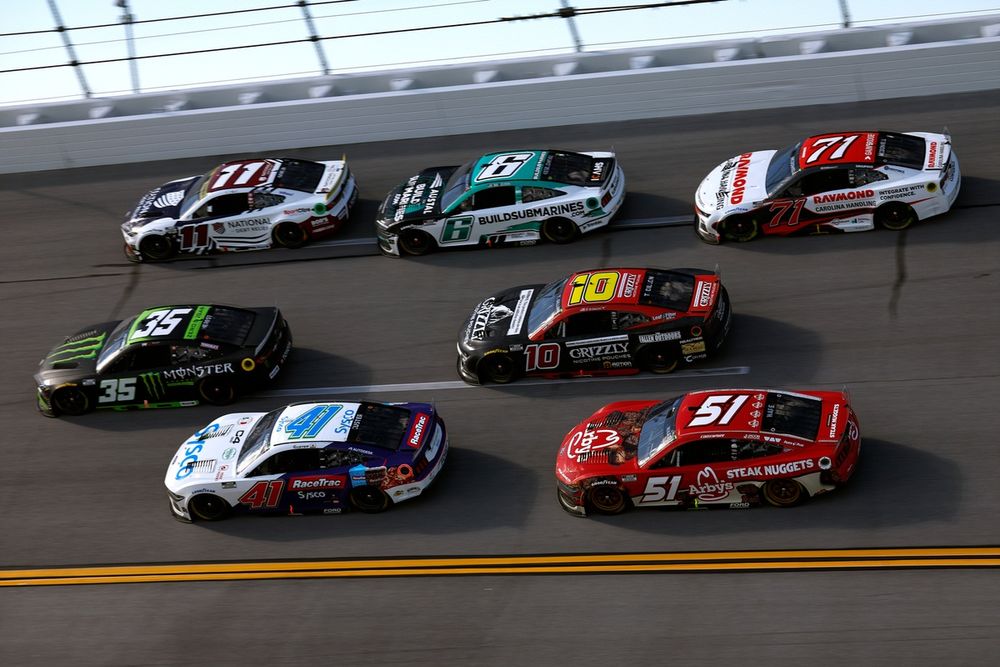 Cole Custer, Haas Factory Team Ford, Riley Herbst, 23XI Racing Toyota, Denny Hamlin, Joe Gibbs Racing Toyota