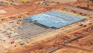 This Graph of Data Center Spending Compared to All Other Construction Will Give You Chills