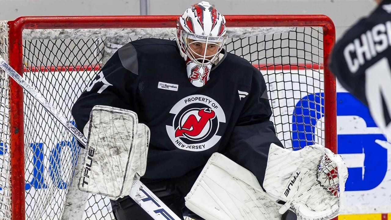 Hellebuyck to make first start for Devils against Stars