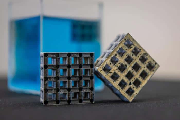 Titanium-polymer metamaterial floats in water – Physics World
