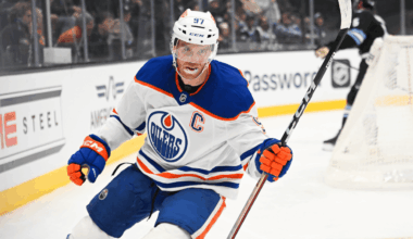 McDavid gets five points to extend season-opening streak as Oilers cruise past Mammoth