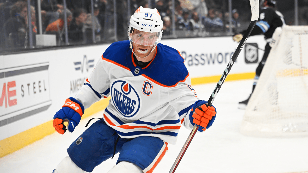 McDavid gets five points to extend season-opening streak as Oilers cruise past Mammoth