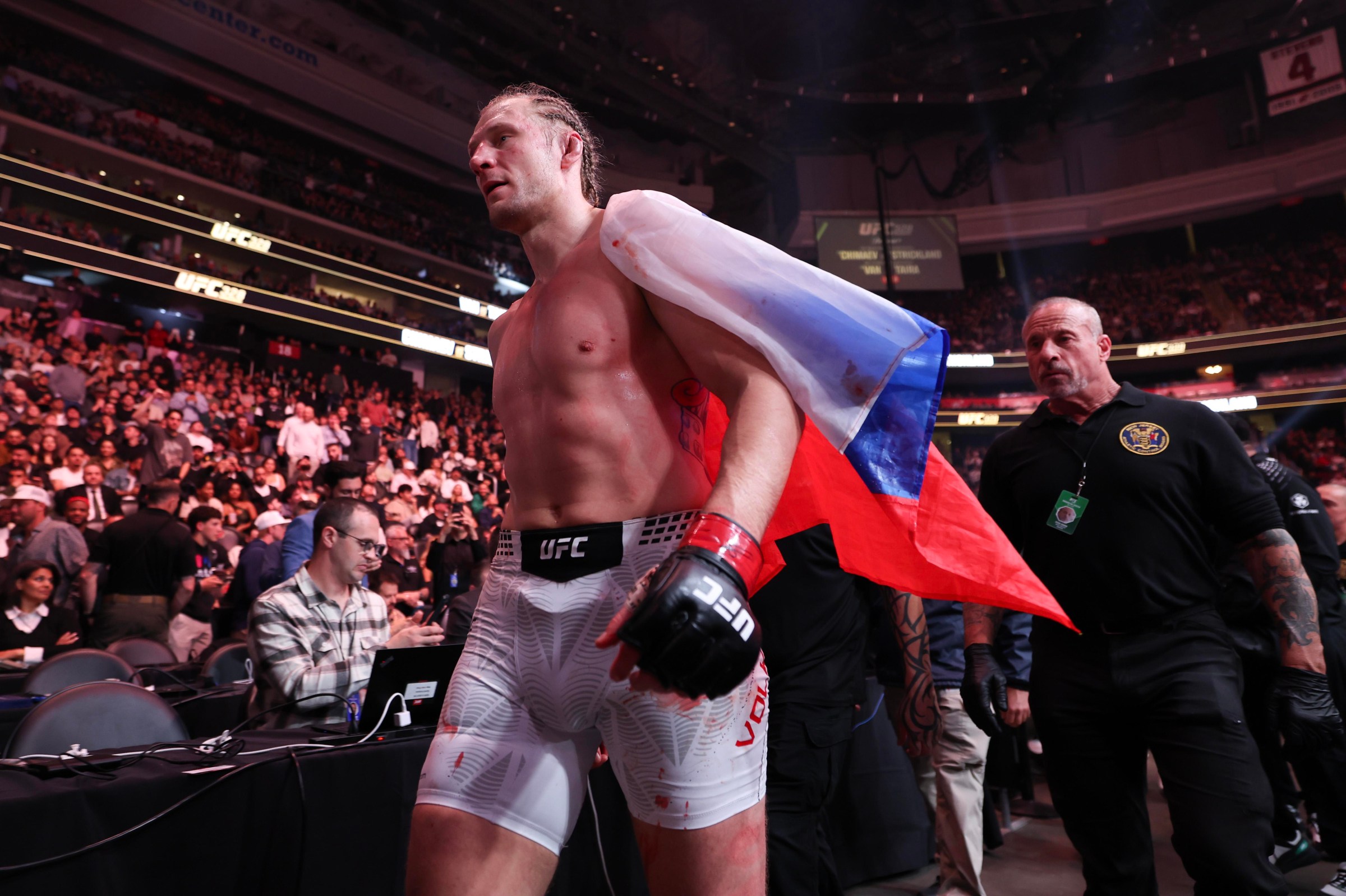 Alexander Volkov will try to earn a title shot at UFC 333.