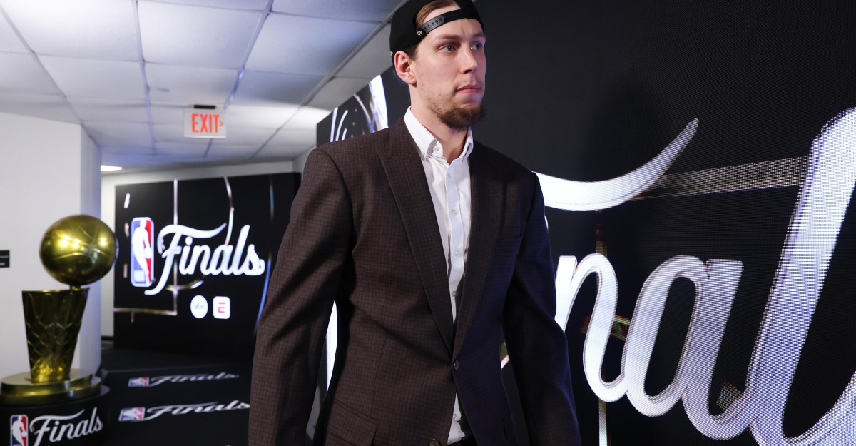 Open Thread: Kelly Olynyk signs with BC Roma