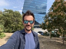 Selfies comparison: iPhone 17 Pro - 20mm, f/1.9, ISO 32, 1/876s (3672x4896px) - iPhone 18 Pro Max vs. iPhone 17 Pro Max