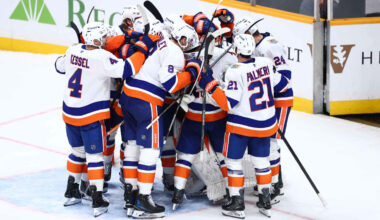 Varlamov earns first win after long road back for Islanders
