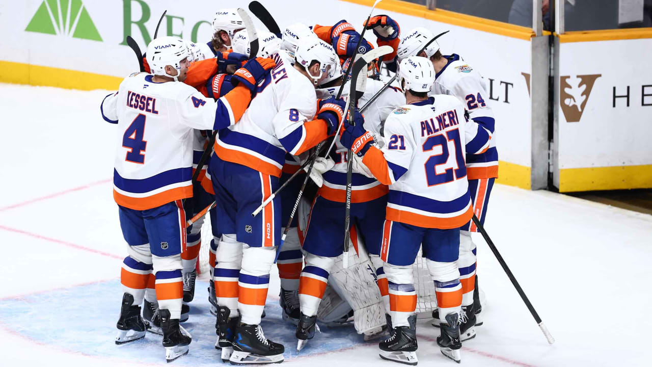 Varlamov earns first win after long road back for Islanders