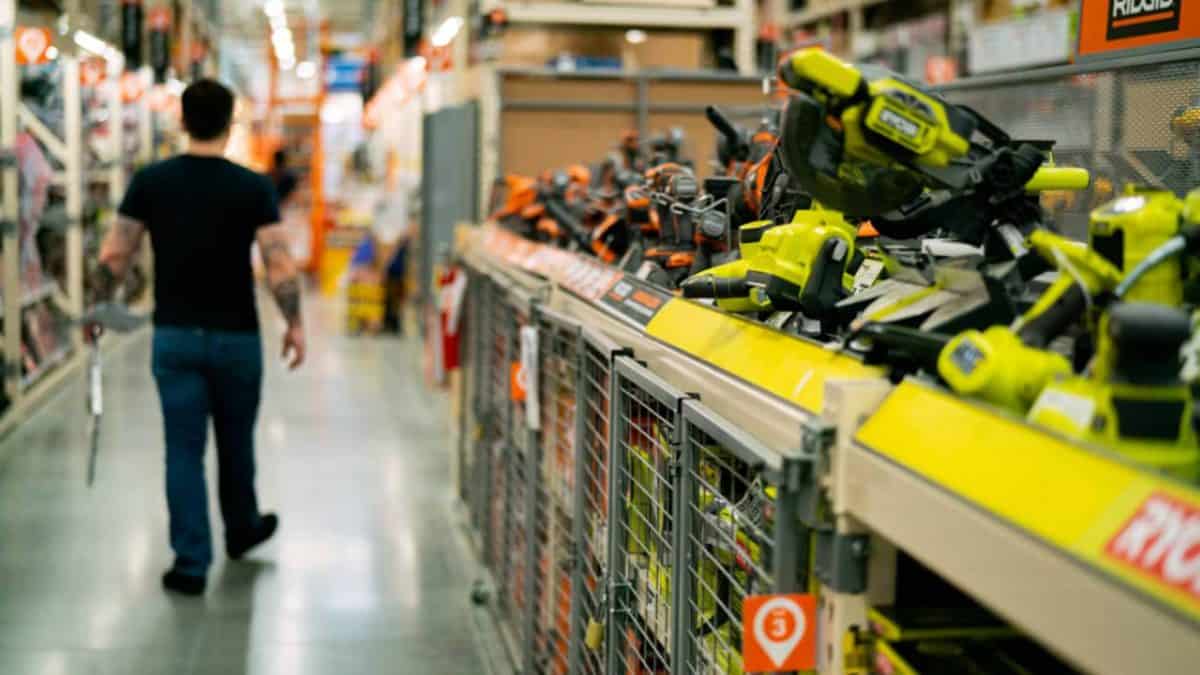 rona brampton hardware closing