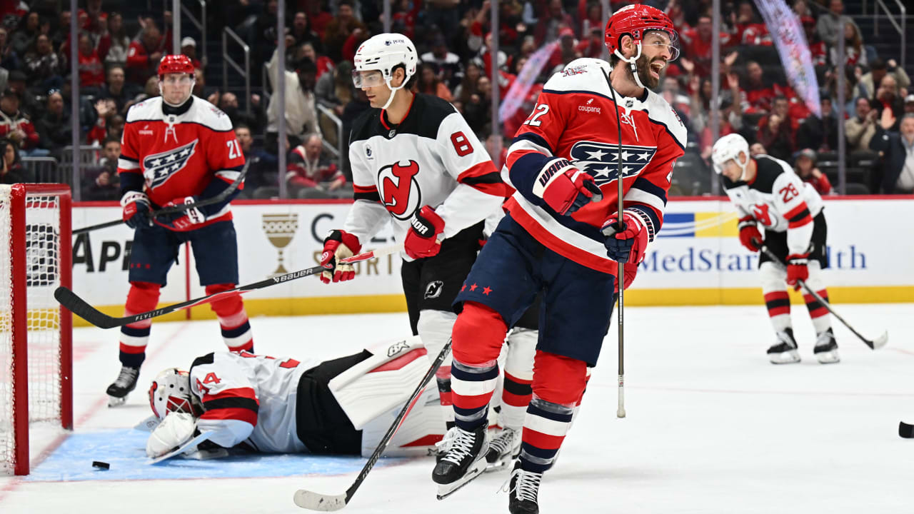 Capitals score four straight goals, pull away from Devils