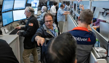 Rising oil prices, falling technology stocks and reversing bond yields keep Wall Street unsettled