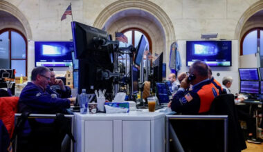 Dow outperforms as Wall Street rises, healthcare stocks lead gains 