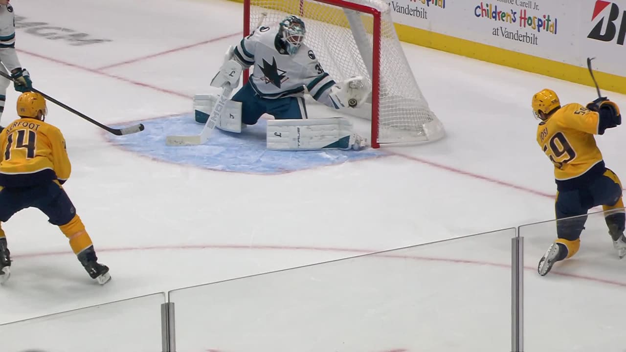 Nedeljkovic's massive glove save | NHL.com