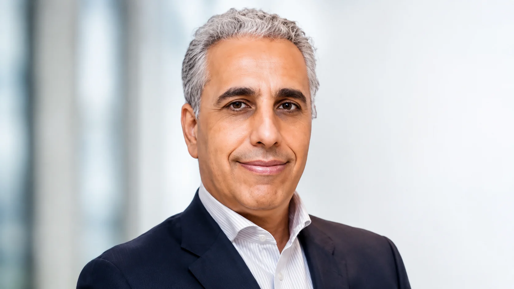 Kefah Mokbel: Can Whole-Genome Sequencing-Based ctDNA Monitoring Help Personalize Adjuvant Treatment?