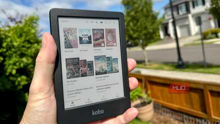 Kobo Clara Colour outside in a hand