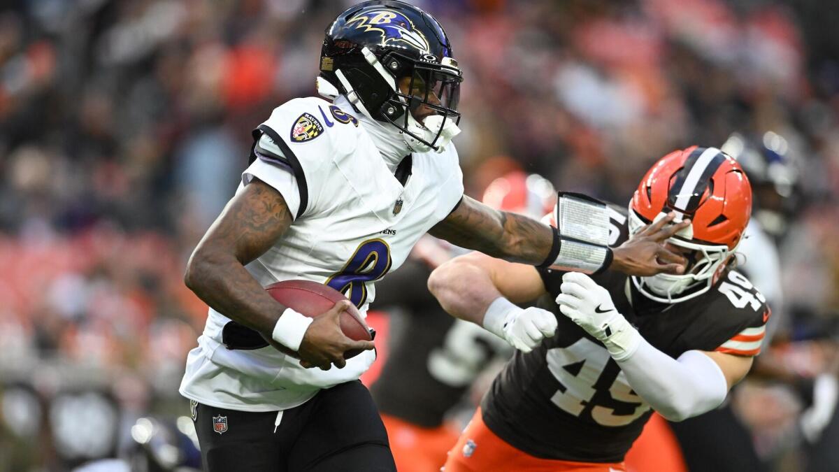 NFL Week 6 picks, odds: Our experts face off on Packers vs. Cowboys, Ravens at Browns and more