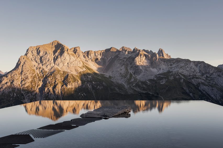 Alpine viewpoint 
