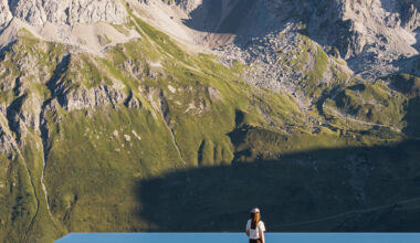 Snøhetta creates reflective Lech Mountain Mirror in Austrian Alps